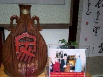 圖 湖北武漢著名現(xiàn)代陶瓷工藝品廠家高檔禮品廠價批發(fā) 武漢藝術(shù)收藏品